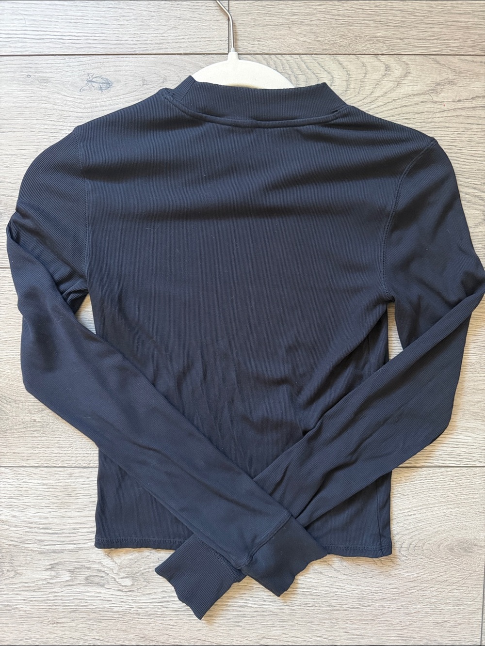Vuori Black Long Sleeve Tee - Picture 4 of 4